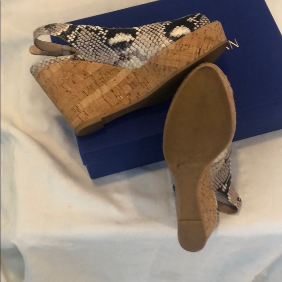 Stuart Weitzman Sz 6.5 in Snake print Wedge - Picture 5 of 12